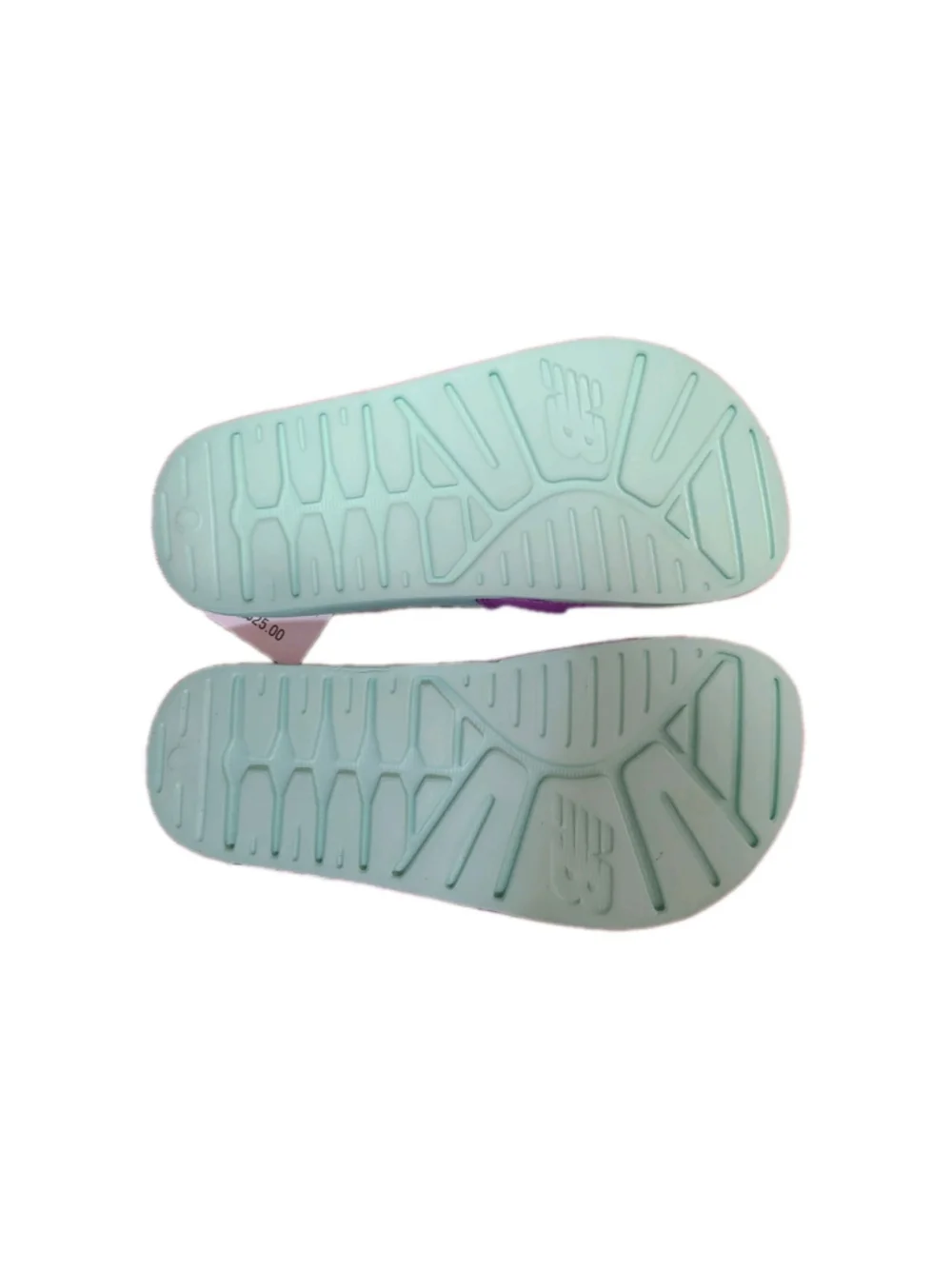 New Balance Girls Size 4 Slip On Sandals